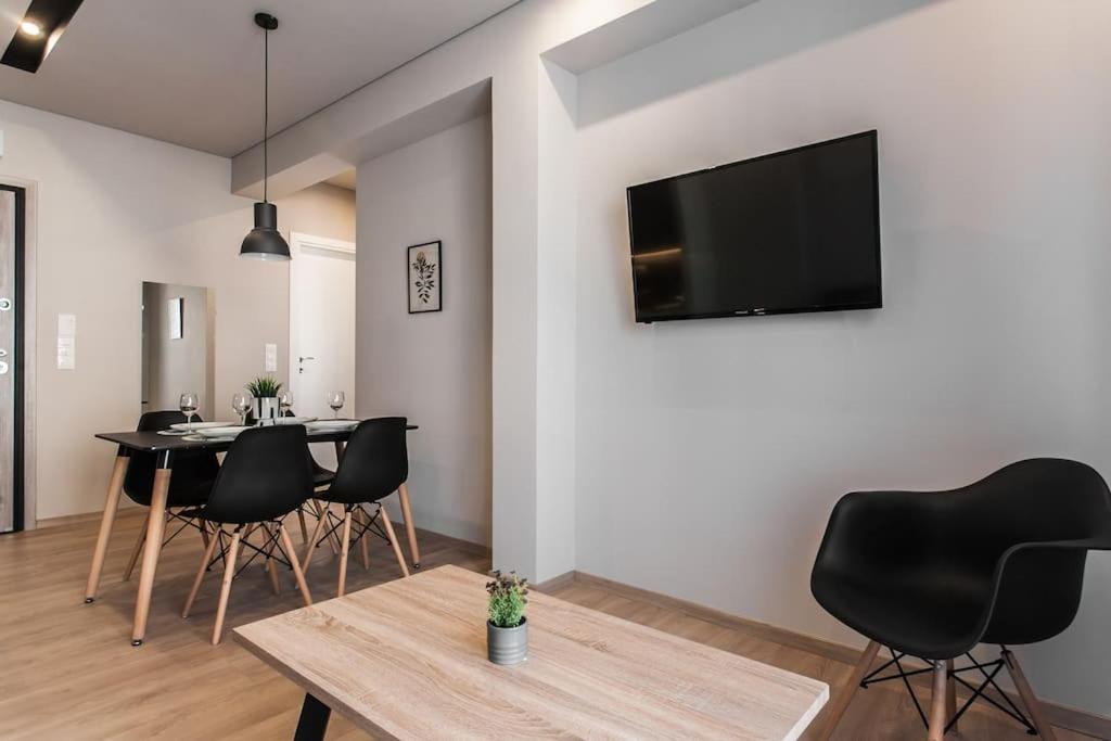 Piraeus Deluxe 2Bdr Apt - Near Metro And Port Buitenkant foto