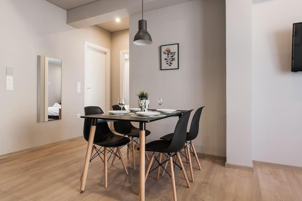 Piraeus Deluxe 2Bdr Apt - Near Metro And Port Buitenkant foto